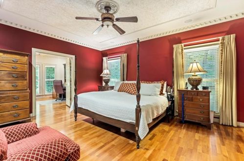 250 Cameron Ridge Dr, Atlanta GA  30328-4709 exterior