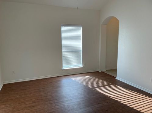 1324 Piedmont Dr, Midlothian TX  76063-6042 exterior