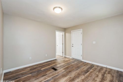 3013 Coral Dr, Hobart IN  46342-3521 exterior