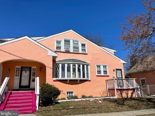 1634 River Dr, Camden, NJ 08110-2922