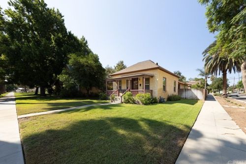 4292 10th St, Riverside, CA 92501-3112