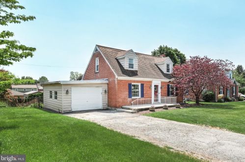 1928 Bannister St, York, PA 17404-4919