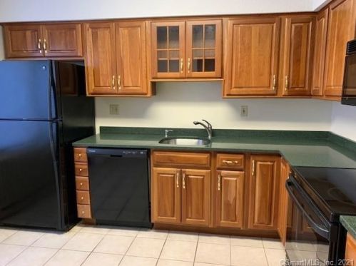 29 Pilgrim Hbr, Wallingford, CT 06492-5440