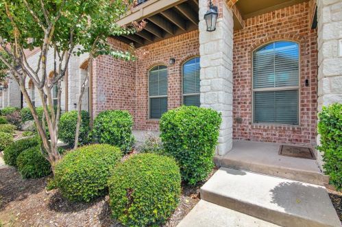 4200 Comanche Dr, Carrollton TX  75010-3300 exterior