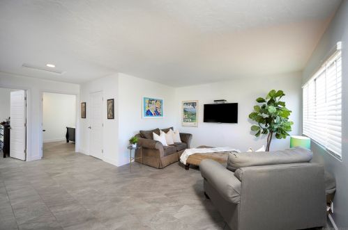 3547 Mira Pacific Dr, Oceanside CA  92056-3933 exterior