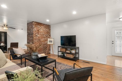 490 Redwood Way, Chico, CA 95926-1752