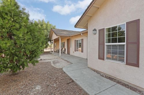6048 Amos Ln, Valley Springs, CA 95252