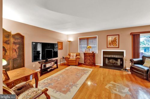 5 Exeter Ct, Princeton NJ  08540-7000 exterior