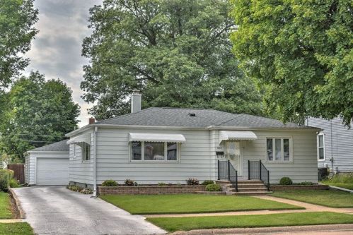 803 3rd Ave, Sterling, IL 61081-3636