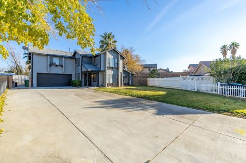 42320 La Gabriella Dr, Lancaster CA  93536-3568 exterior