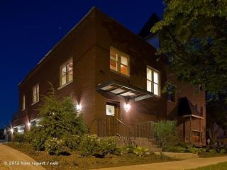 409 John St, Rockford, IL 61103-7026