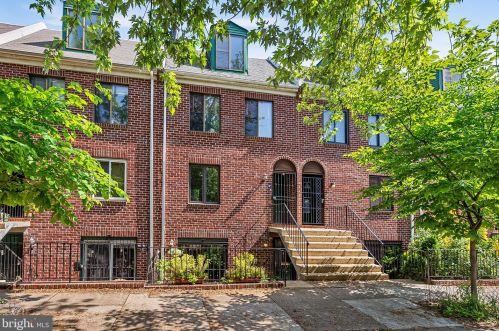 807 Addison St, Philadelphia, PA 19147-1302