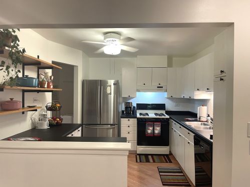 1606 Stratford Ct, Wheeling, IL 60090-7107