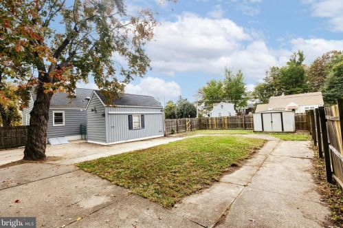 721 Pkwy Ave, Trenton NJ 08618-2729 exterior