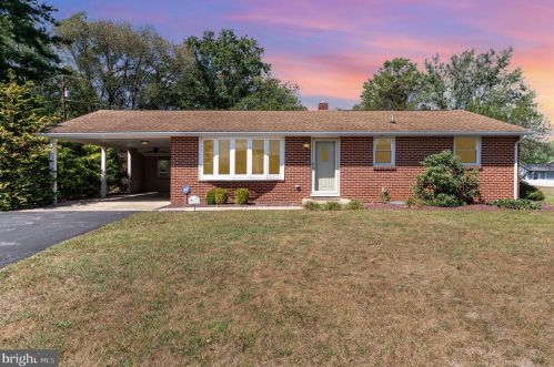 119 Willow View Dr, Carlisle, PA 17013-8478