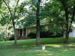 372 Juno Rd, Dawsonville, GA 30534-1946