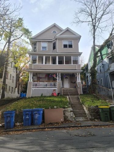 103 Draher Ave, Waterbury, CT 06708-3566