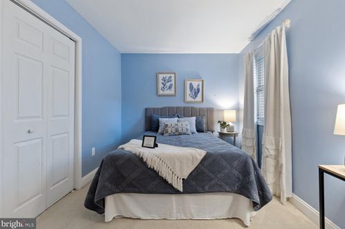 728 Oak Grv Cir, Severna Park MD 21146-4219 exterior