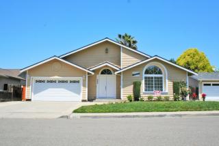 888 Mohawk Dr, Livermore, CA 94551-1813