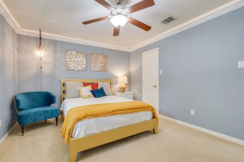 7025 Lincoln Dr, Fort Worth TX  76182-7663 exterior