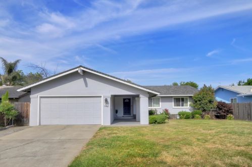 10655 Valley View Dr, Rancho Cordova, CA 95670-2468