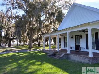 149 Marina Dr, Midway, GA 31320-4810