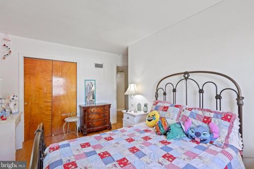 1308 Genesee St, Trenton NJ 08611-1908 exterior