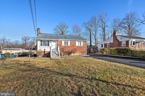 7018 Strathmore St, Falls Church, VA 22042-2527