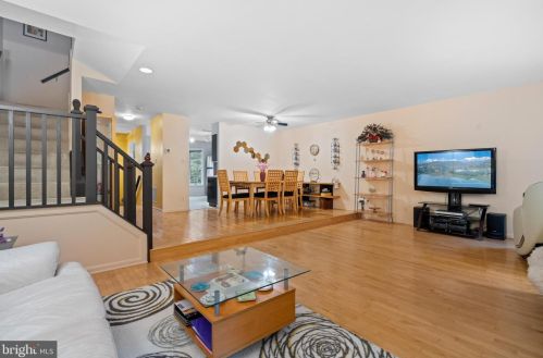 6350 Tisbury Dr, Springfield, VA 22015-4061