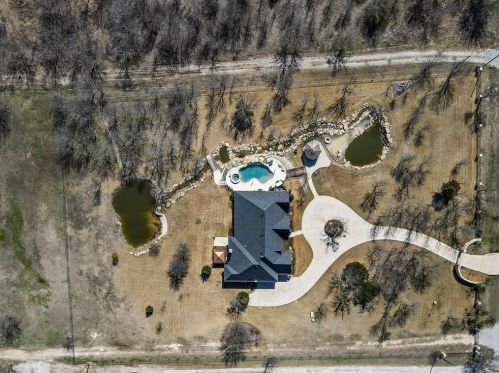 7662 Ben Day Murrin Rd, Fort Worth TX  76126-9384 exterior