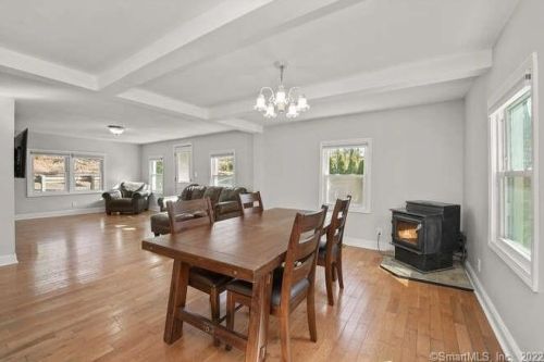 35 Philo Curtis Rd, Sandy Hook CT  06482-1220 exterior