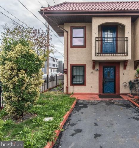 2357 Mascher St, Philadelphia, PA 19133-3733