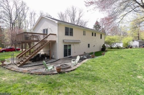 12 Chickadee Rd, Mount Olive, NJ 07828-2602