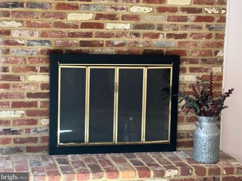 616 Piping Rock Dr, Silver Spring MD 20905-5863 exterior