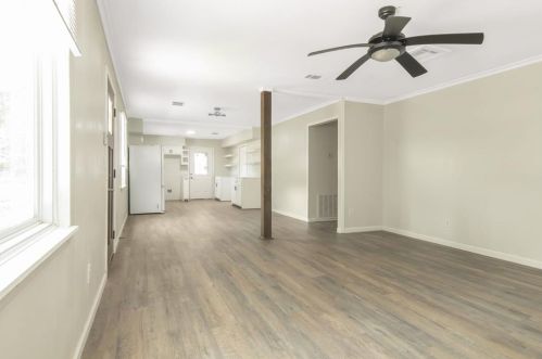 16894 Pickering Rd, Conroe TX  77302-6784 exterior