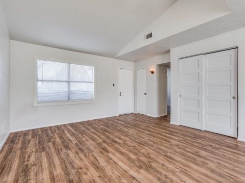 1613 Chablis St, Garland TX 75040-4633 exterior