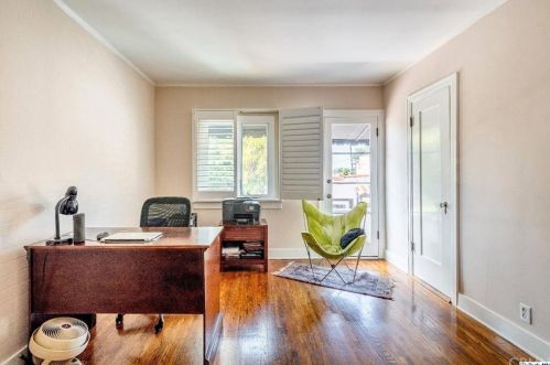 1151 Cedar St, Glendale CA  91207-1728 exterior