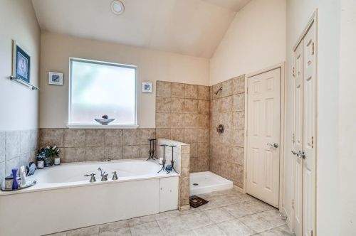 2300 Manchester Ct, Carrollton TX exterior