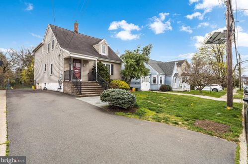 50 Crest Ave, Trenton, NJ 08690-3913