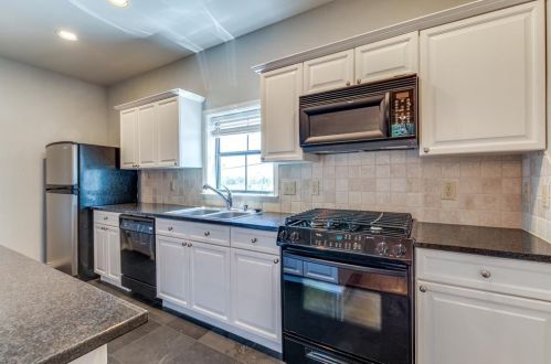 3827 Birkdale Dr, Fort Worth TX  76116-5895 exterior