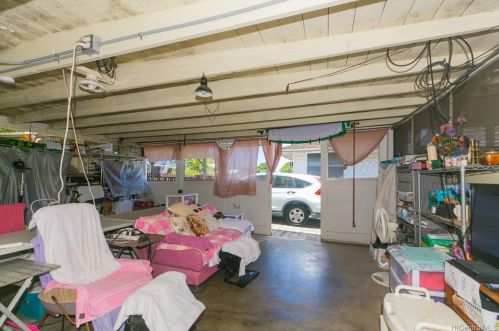 831 Hind Iuka Dr, Honolulu HI  96821-1727 exterior