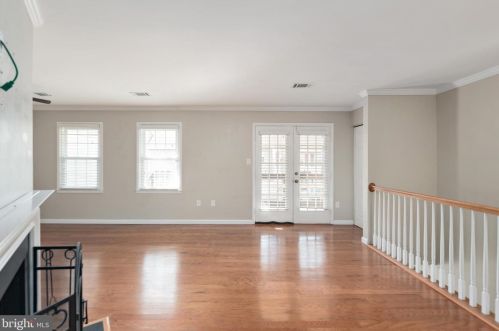 2818 Chablis Cir, Woodbridge VA  22192-1914 exterior