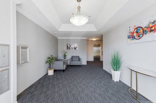 4619 Kester Ave, Van Nuys, CA 91403-2551