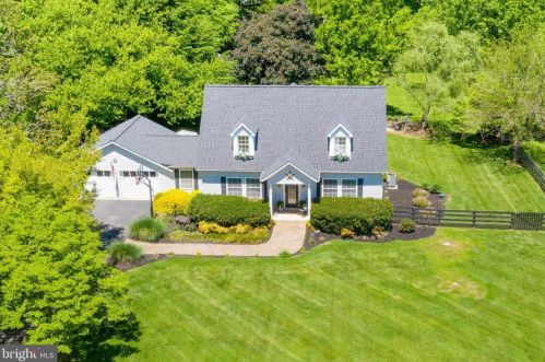 16068 Simon Kenton Rd, Haymarket, VA 20169-2111