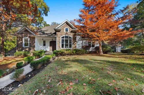 2489 Hembree Dr, Marietta, GA 30062-2879