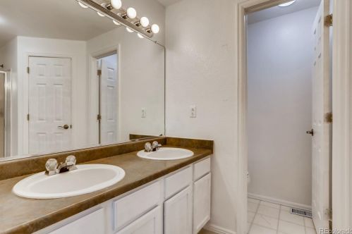 5262 Dearborn St, Denver CO 80239-6037 exterior