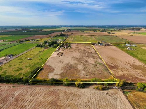21887 4th Ave, Stevinson, CA 95374-9608