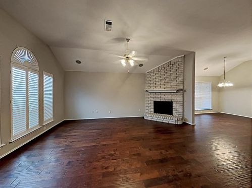 409 Leisure Dr, Cedar Hill TX  75104-3115 exterior