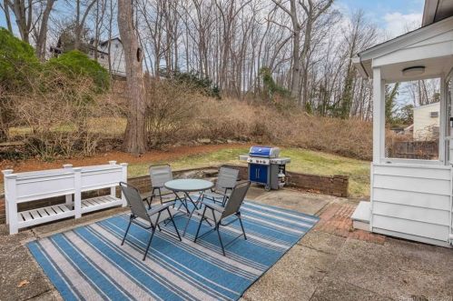 1 Bartlett Ave, Norwalk CT  06850-1914 exterior