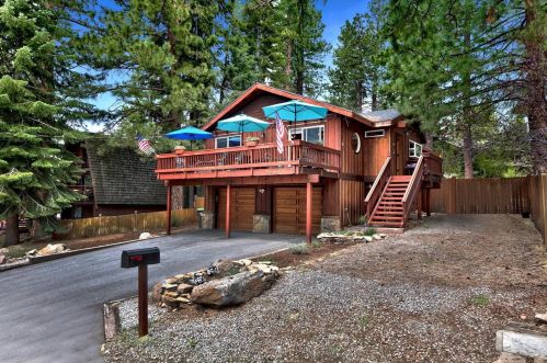 10738 Blueberry Rd, Truckee, CA 96161-1933